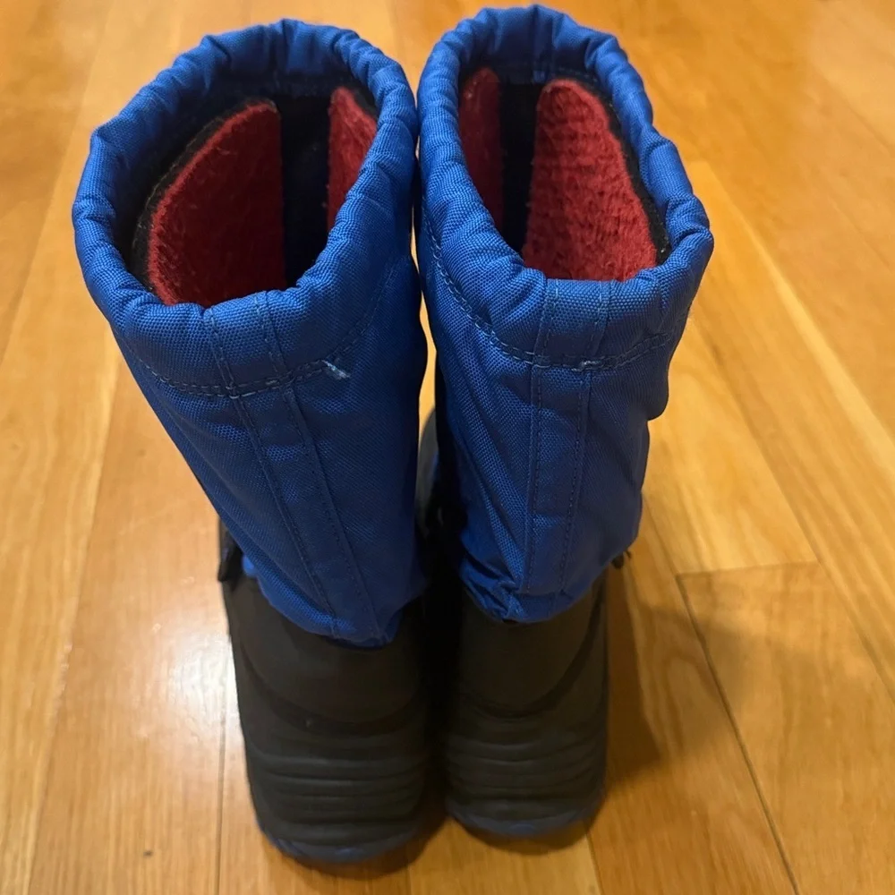 Kamik boys winter snow boots size 6 .